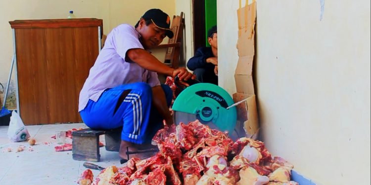Warga LDII Blitar Tingkatkan Higienitas dan Sanitasi Hewan Kurban