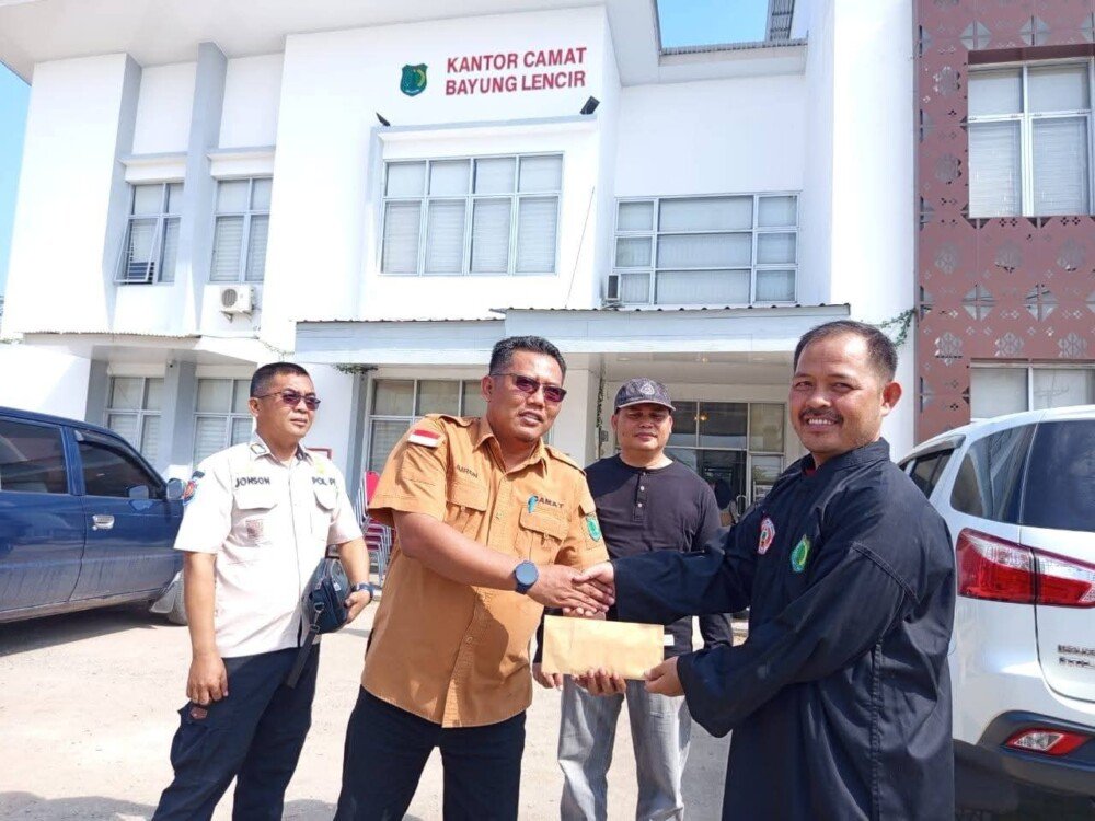 Camat Bayung Lencir Lepas Kontingen IPSI ke Ajang Bupati Cup III 2025