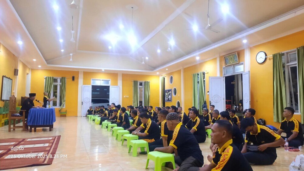 SENKOM MUBA Gelar Pembinaan Mental dan Spiritual Personel di Kayuara