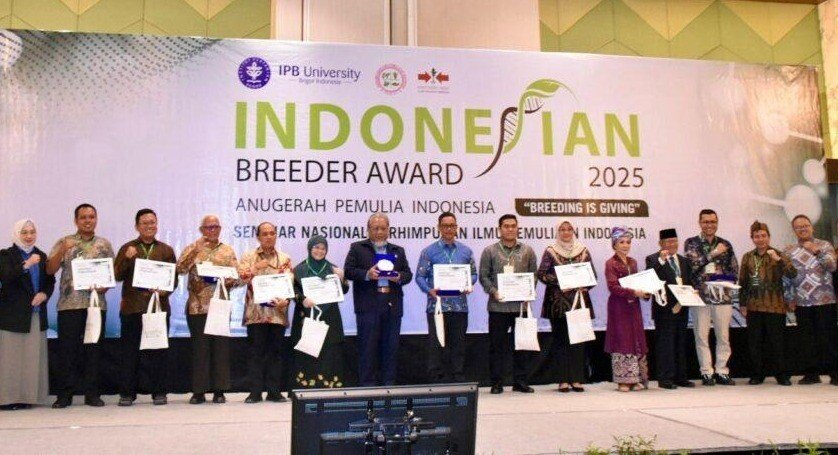 Warga LDII Raih Indonesian Breeder Award 2025, Ketum LDII Tegaskan Komitmen Pangan Masalah Kedaulatan Bangsa