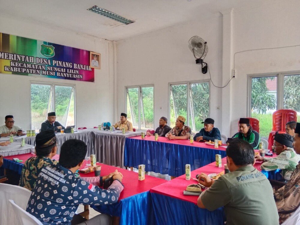 Kepala Desa Pinang Banjar Gelar Rapat Sambut Ramadhan, PAC LDII Turut Hadir